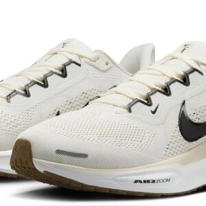 Nike Pegasus 41 running sneakers.